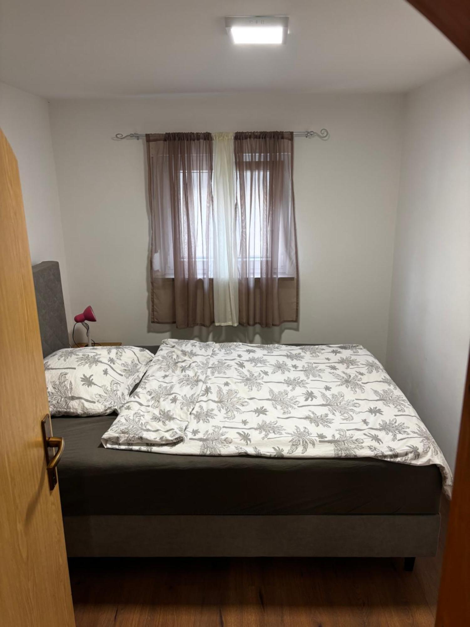Apartmani Rozi 乌马格 外观 照片