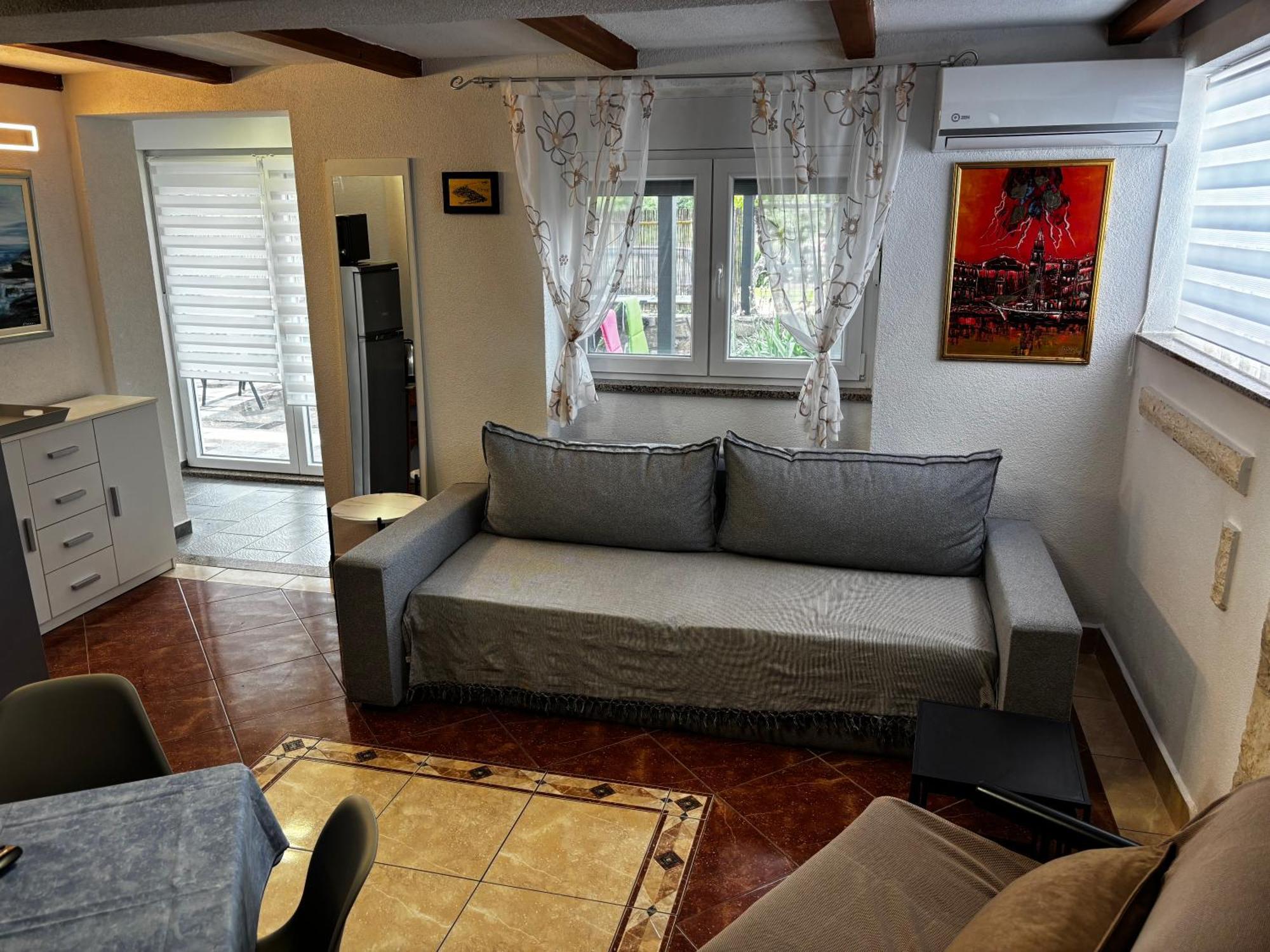 Apartmani Rozi 乌马格 外观 照片